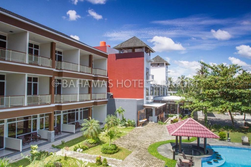 Bahamas Hotel & Resort Tanjung Pandan Esterno foto